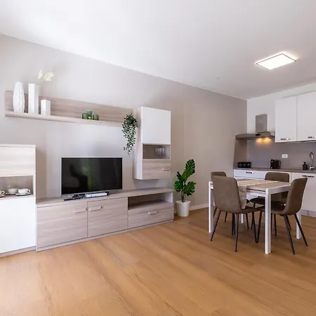 Colombo Palace - Eden Via Perda Bona 35a