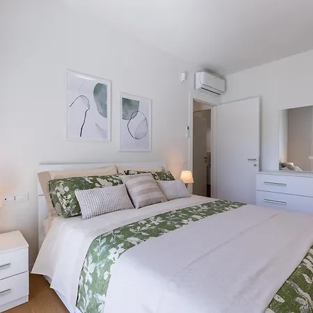 Colombo Palace - Eden Via Perda Bona 35a