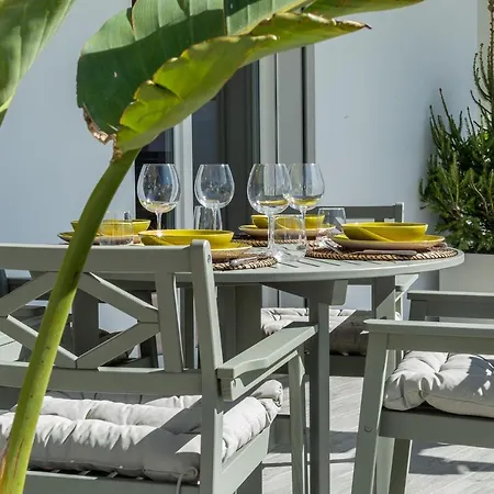 Colombo Palace - Eden Via Perda Bona 35a *