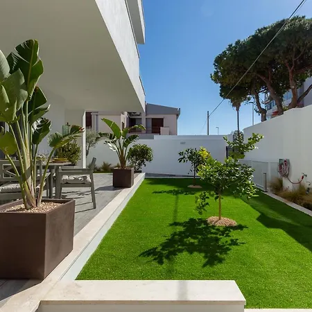 Colombo Palace - Eden Via Perda Bona 35a *